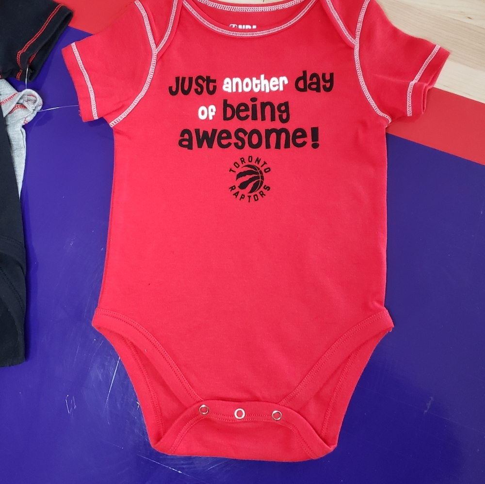 NBA Toronto Raptors Infant 3-piece Creeper Set 3-6 mths